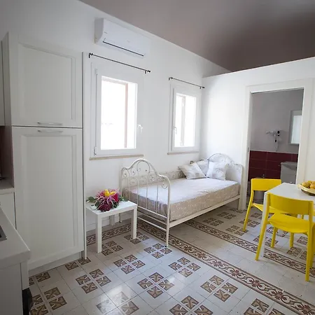 Sciabika - Edificio Eolie Apartman *