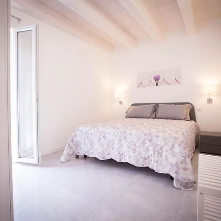 Sciabika - Edificio Eolie Apartman *