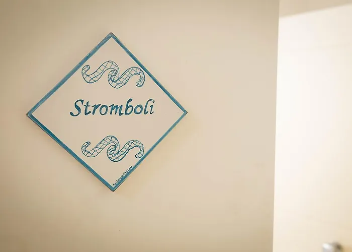 Sciabika - Edificio Eolie * カステッランマーレ・デル・ゴルフォ